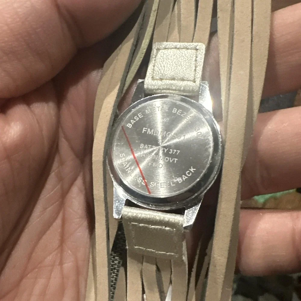 Working Ladies Fashion Quartz‎ Watch 27mm Round Silver Cream Grey Wide Band